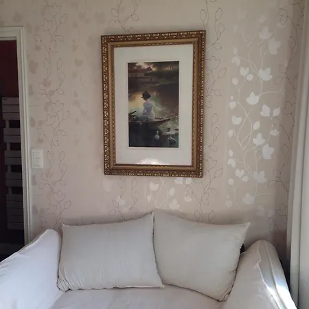 Au Bord Des Grèves Bed & Breakfast